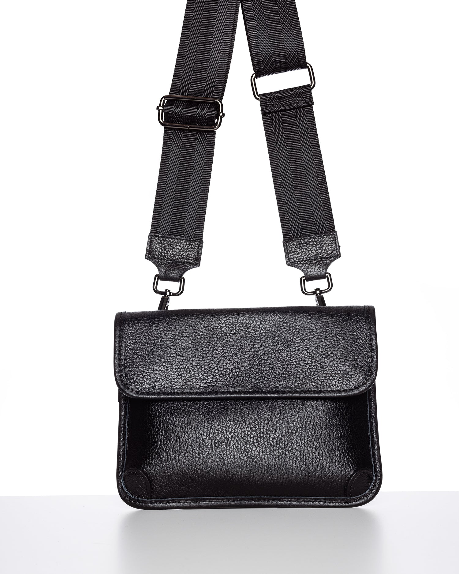 Tasca-nahkalaukku, musta