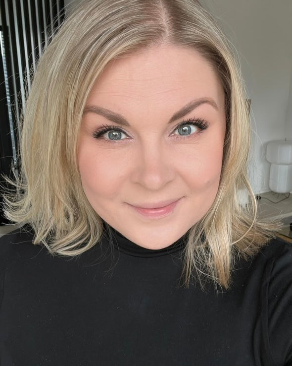 NUDE M EASY MIX itseliimautuvat ripsipalat