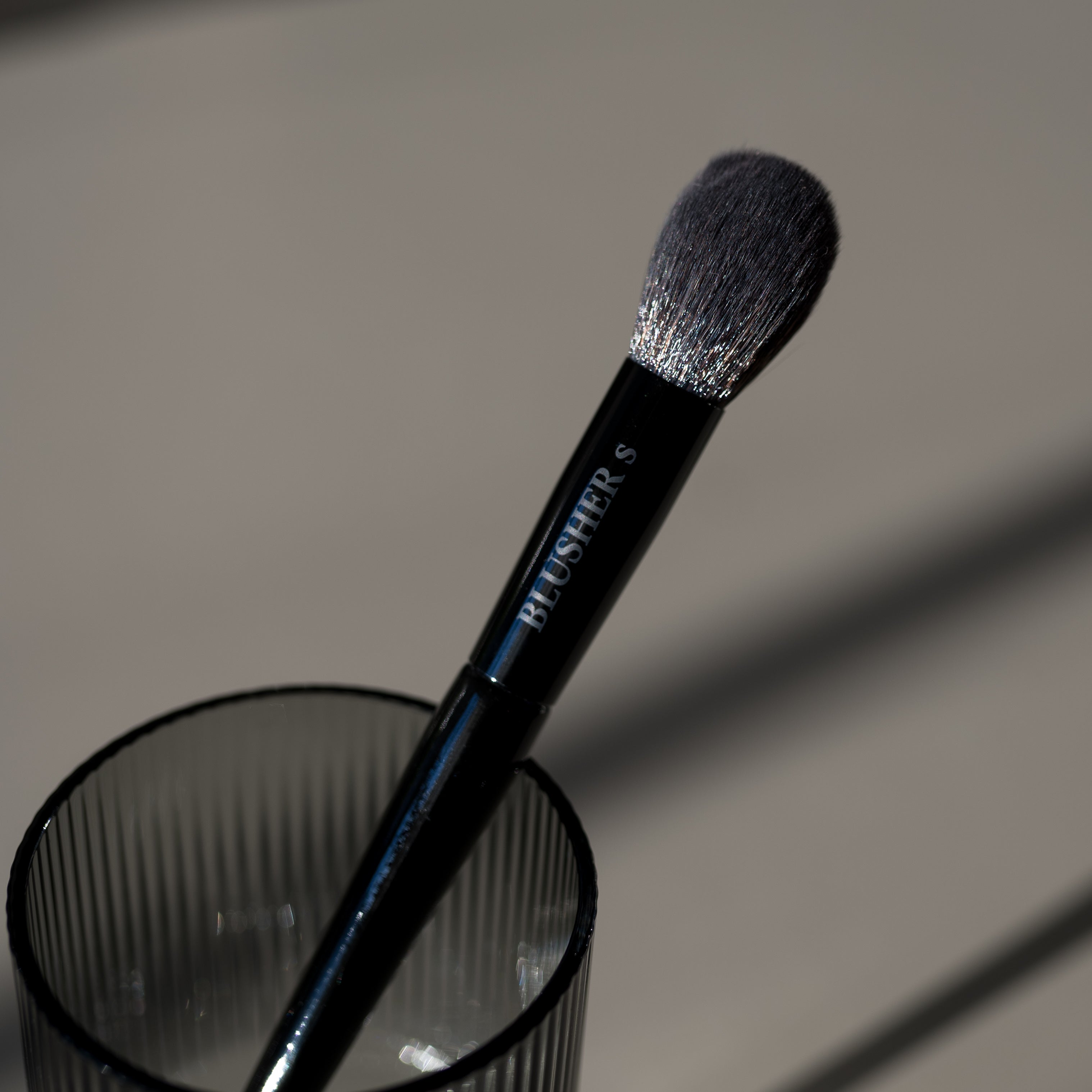 BLUSHER S pienempi poskipunasivellin
