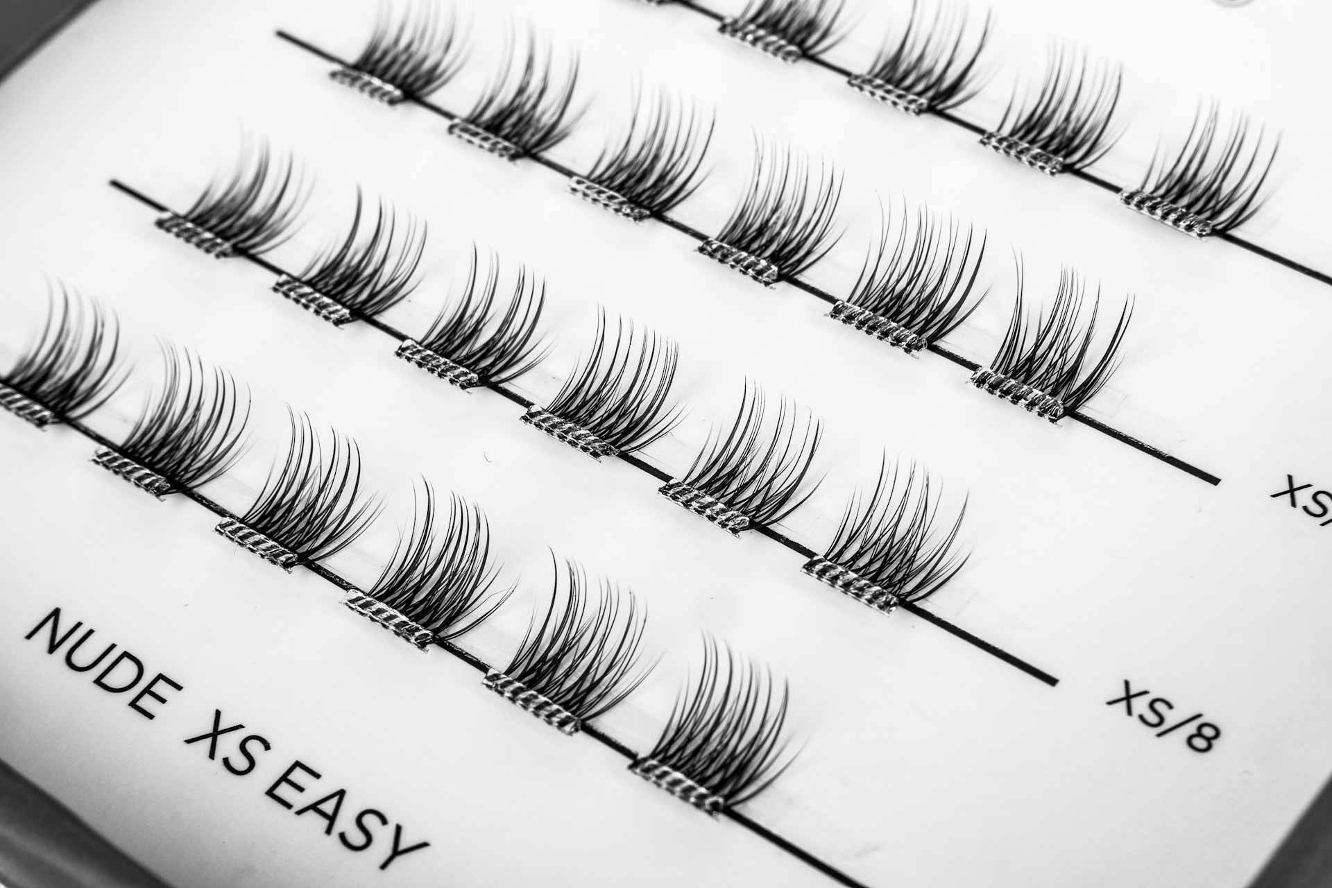 NUDE XS EASY (kaikki 8mm) itseliimautuvat ripsipalat