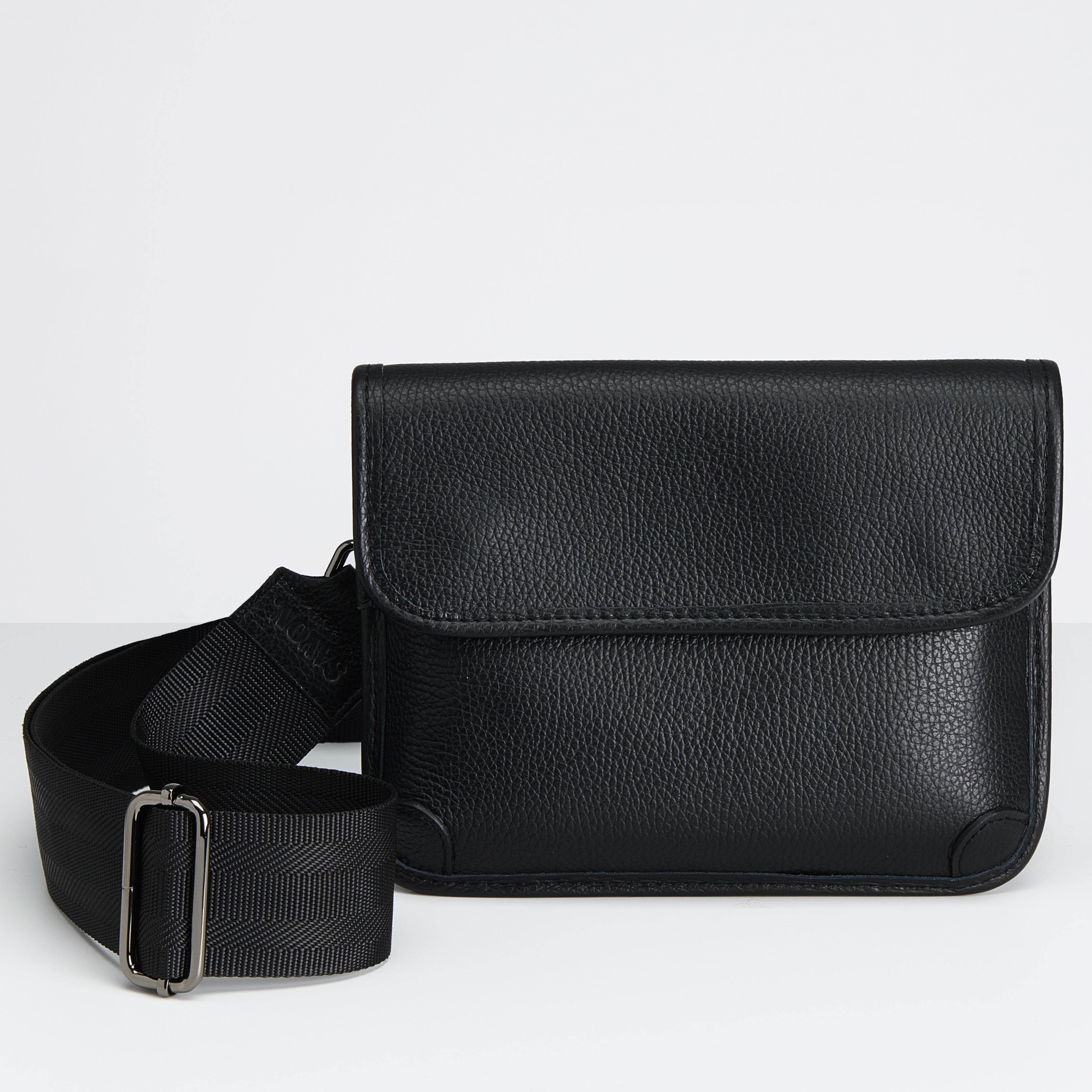 Tasca-nahkalaukku, musta