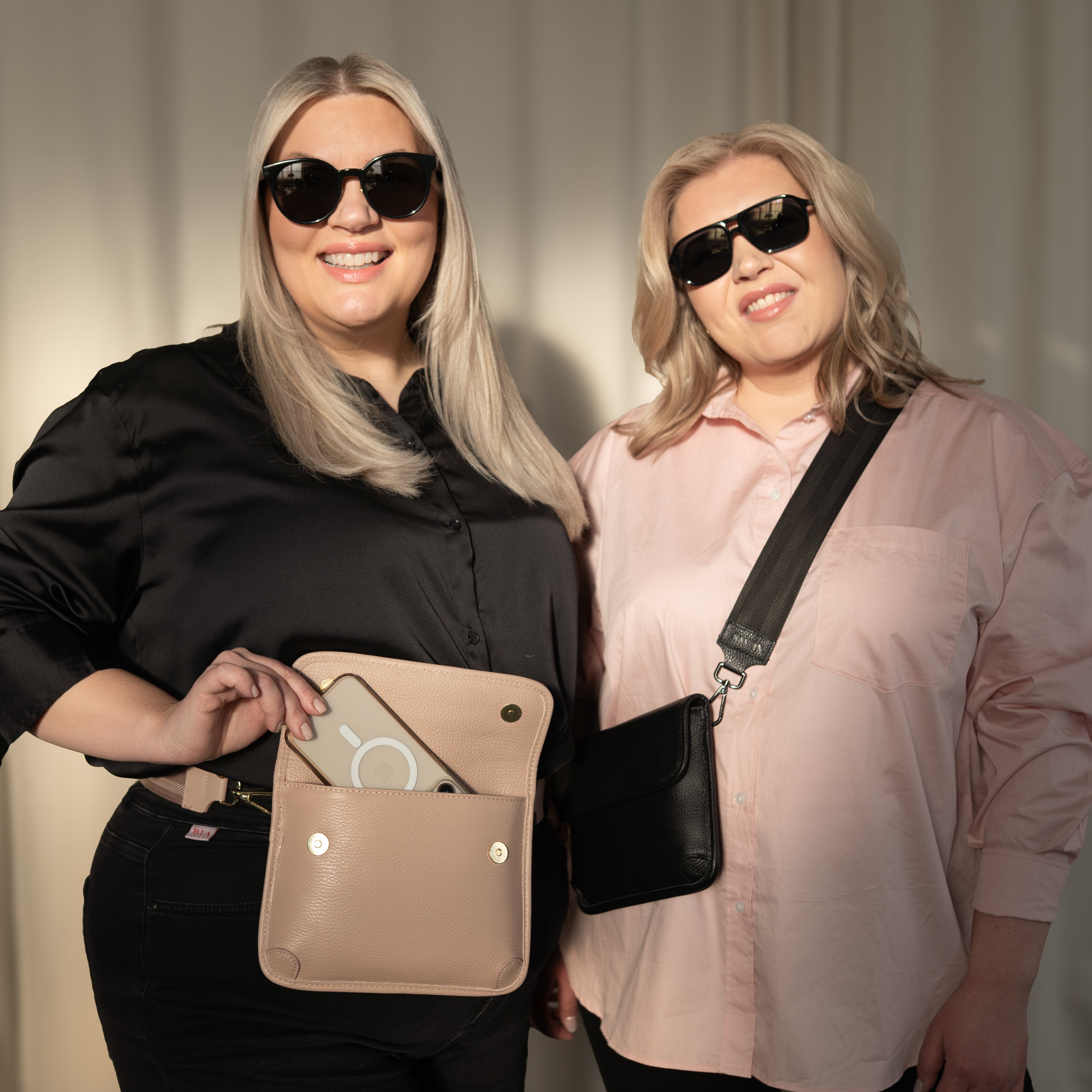 Tasca-nahkalaukku, puuteri/kulta