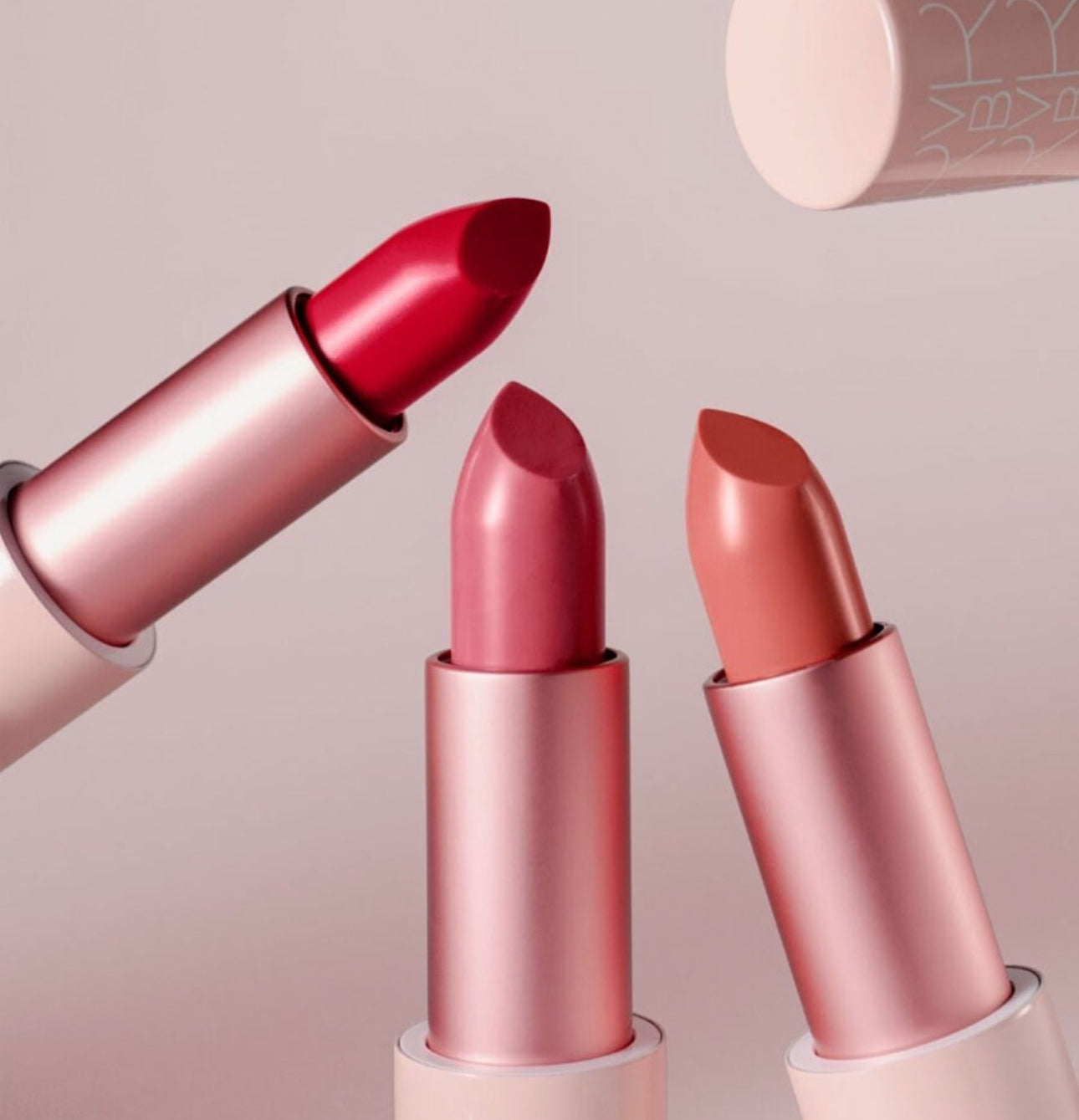 Volumising Lip Balm mansikanpunainen 44